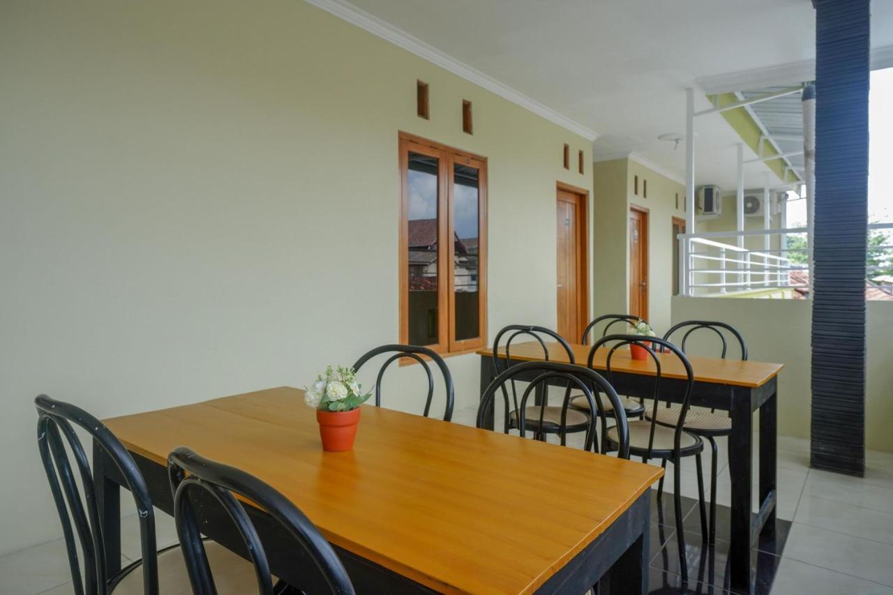 Hotel Reddoorz At Pakuncen Malioboro Yogyakarta Esterno foto