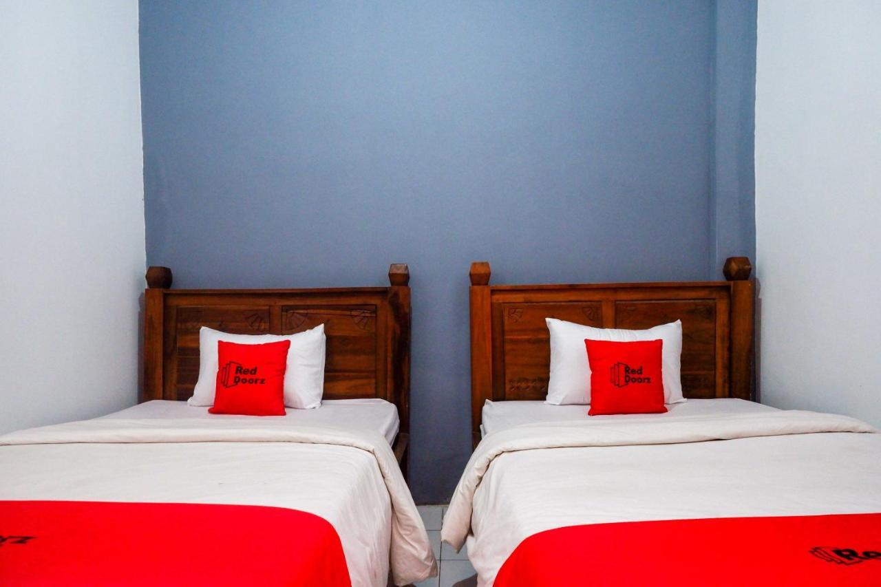 Hotel Reddoorz At Pakuncen Malioboro Yogyakarta Esterno foto