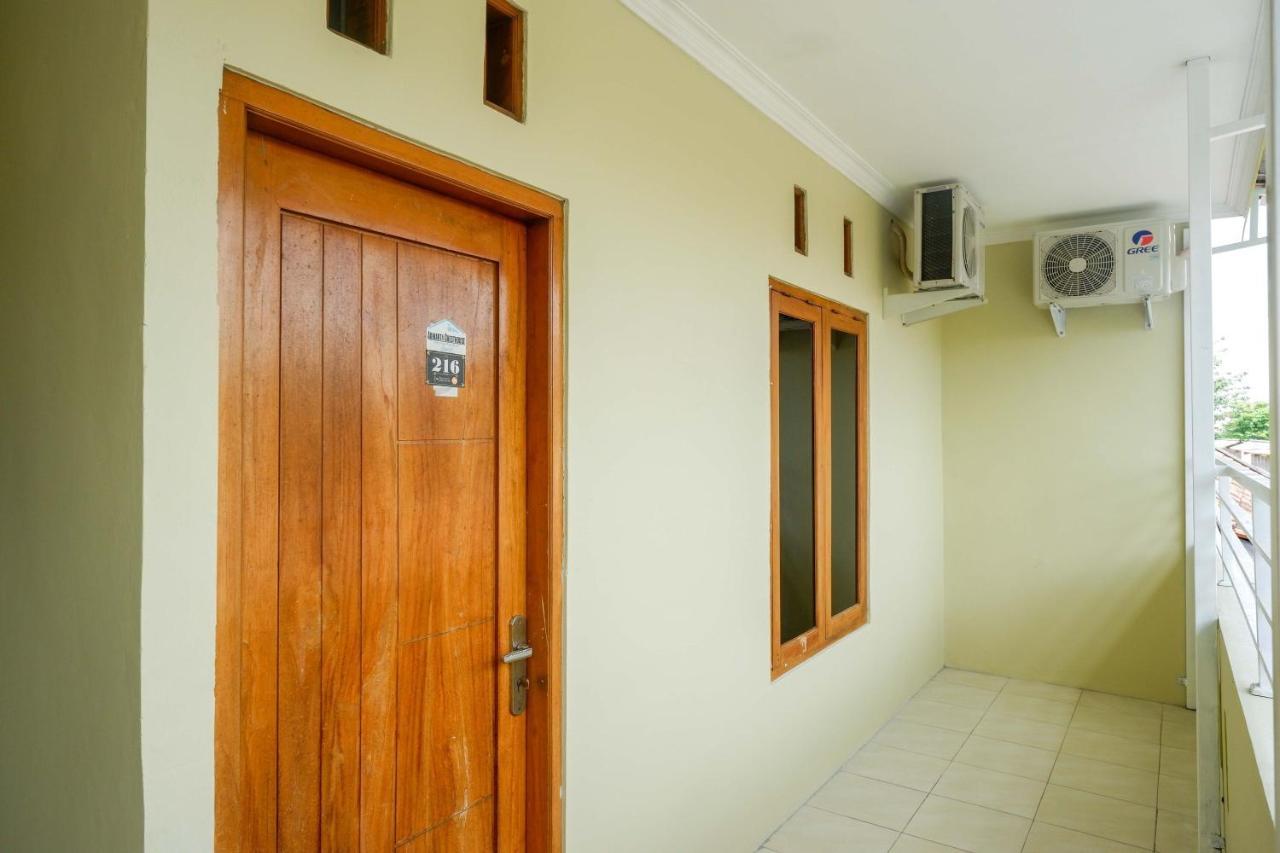 Hotel Reddoorz At Pakuncen Malioboro Yogyakarta Esterno foto
